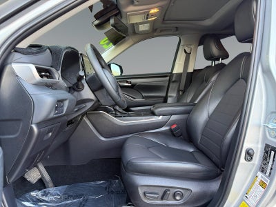 2025 Toyota Highlander XLE