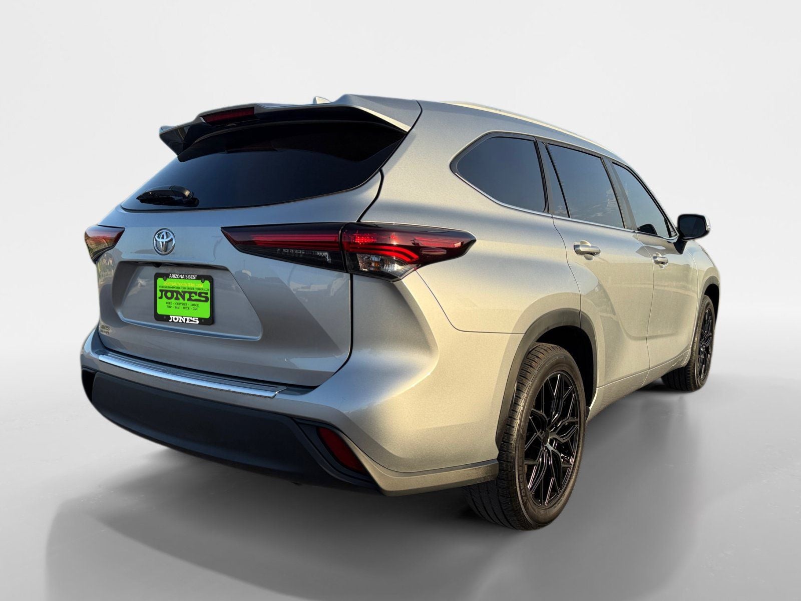 2025 Toyota Highlander XLE