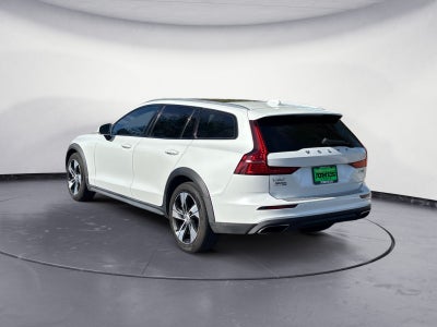 2021 Volvo V60 Cross Country T5