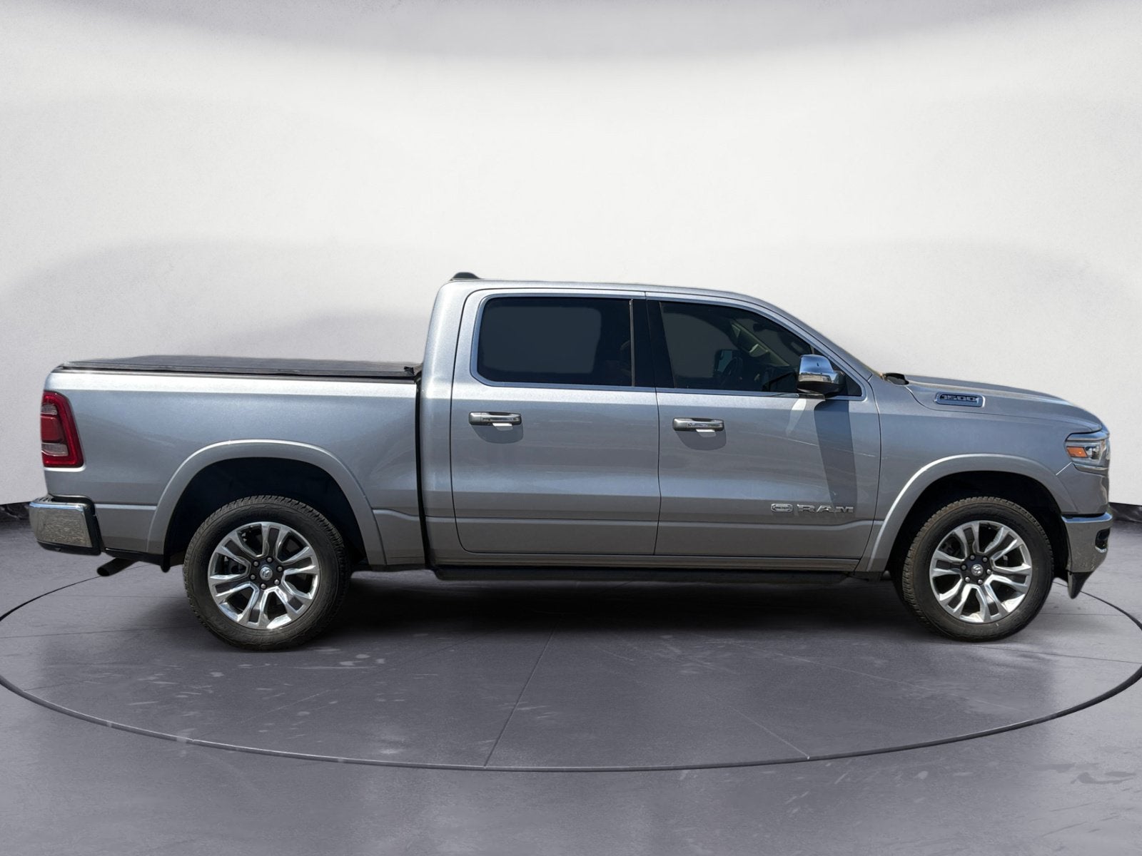 2020 RAM 1500 Laramie Longhorn Crew Cab 4x2 5'7' Box