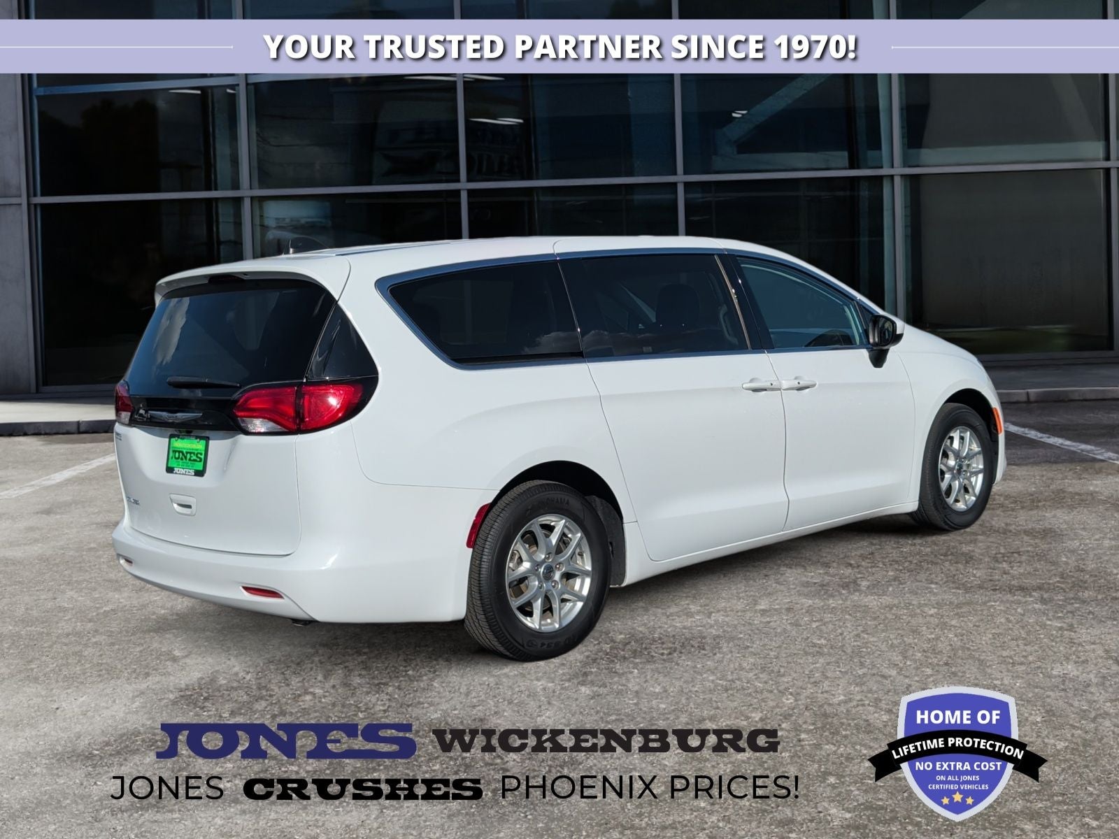 2022 Chrysler Voyager LX