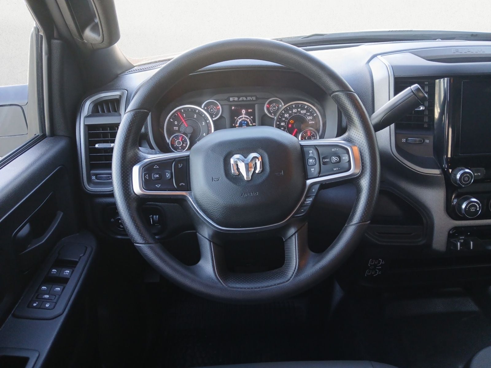 2025 RAM 3500 Tradesman Crew Cab 4x2 8' Box