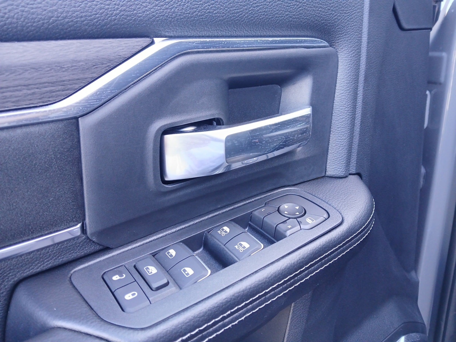 2026 RAM Ram 5500 Chassis Cab RAM 5500 BIG HORN CHASSIS CREW CAB 4X4 60' CA