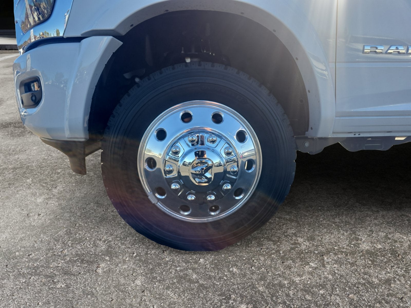 2027 RAM Ram 5500 Chassis Cab RAM 5500 BIG HORN CHASSIS CREW CAB 4X4 84' CA