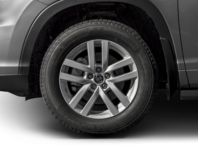 2016 Toyota Highlander LE V6