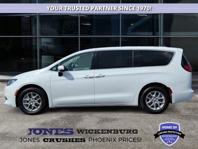 2022 Chrysler Voyager LX