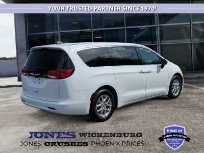 2022 Chrysler Voyager LX