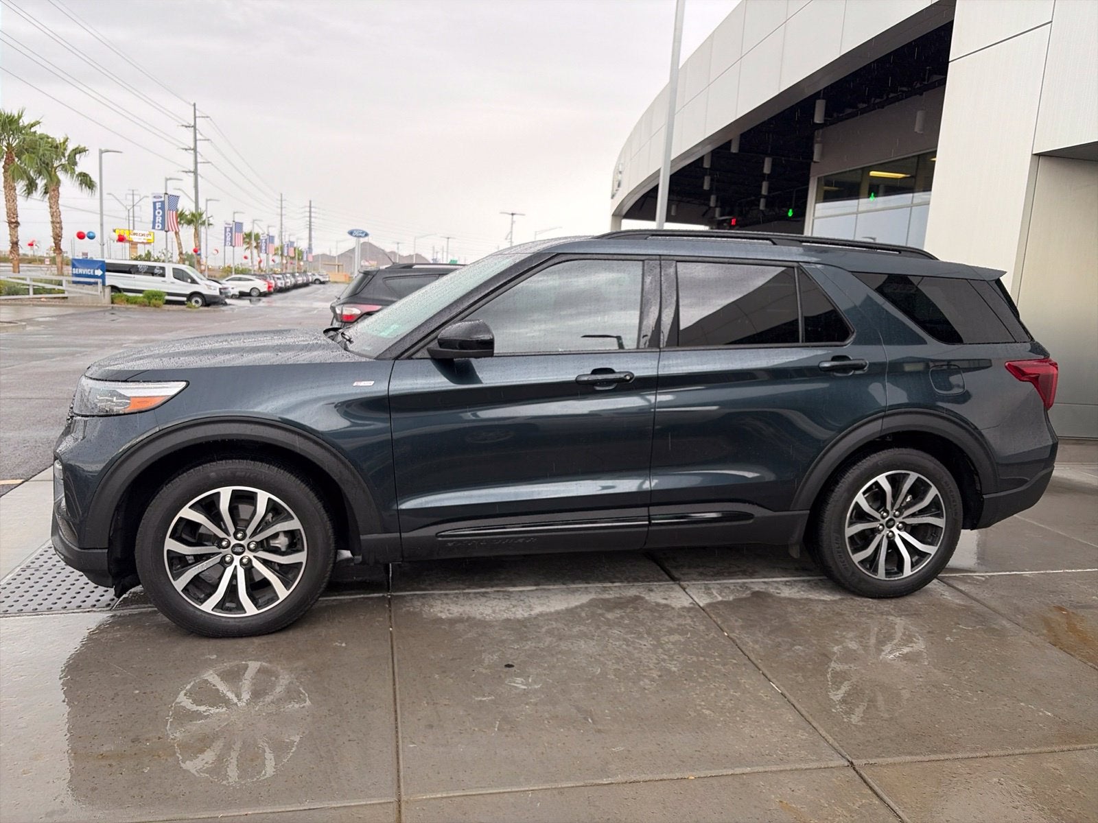 2023 Ford Explorer ST-Line