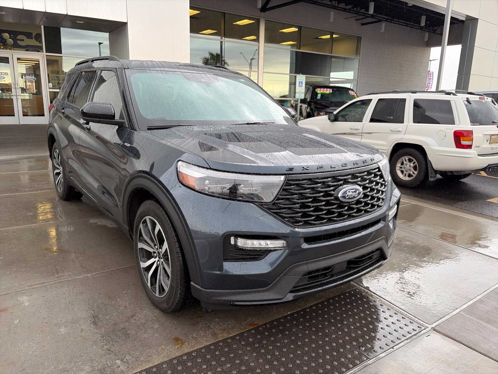 2023 Ford Explorer ST-Line