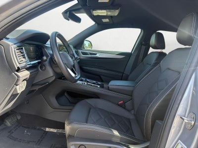 2024 Volkswagen Atlas Cross Sport 2.0T SE w/Technology
