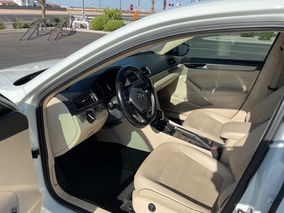 2016 Volkswagen Passat 1.8T SE