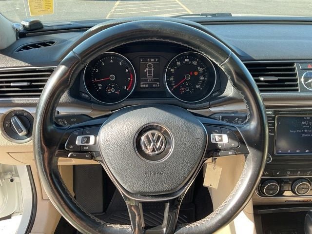 2016 Volkswagen Passat 1.8T SE