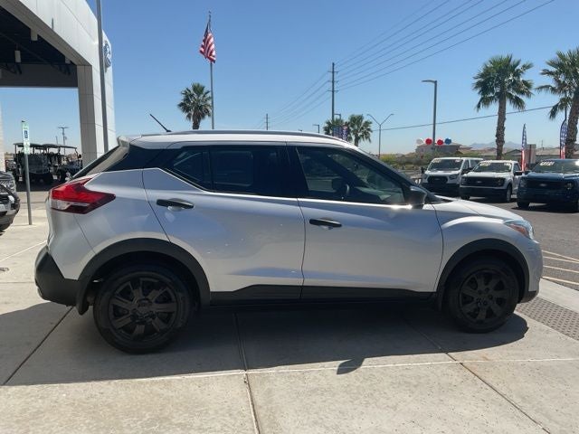 2019 Nissan Kicks S