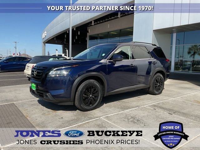 2022 Nissan Pathfinder SV