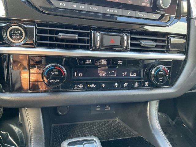 2022 Nissan Pathfinder SV