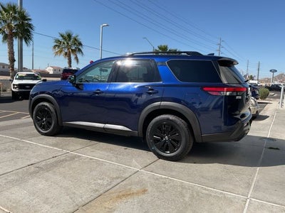 2022 Nissan Pathfinder SV