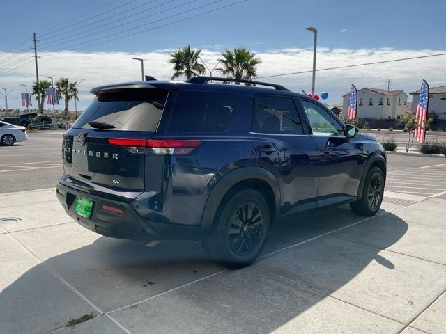 2022 Nissan Pathfinder SV