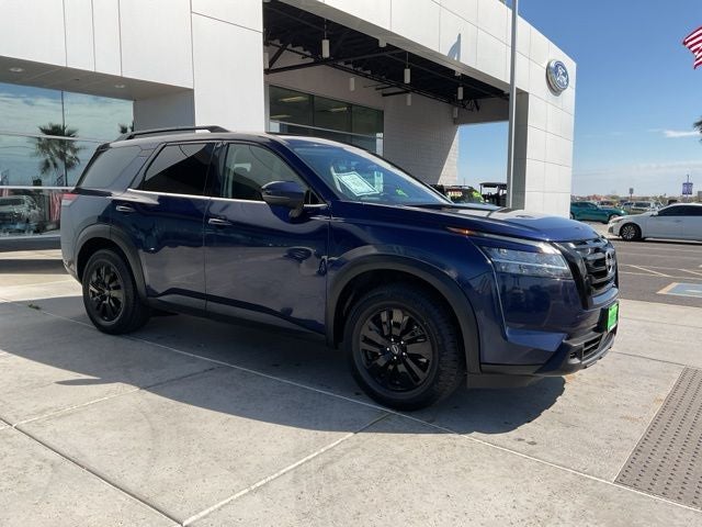 2022 Nissan Pathfinder SV