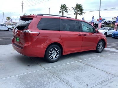 2020 Toyota Sienna XLE