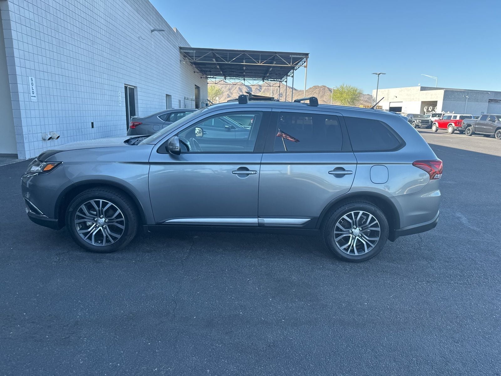2016 Mitsubishi Outlander Base
