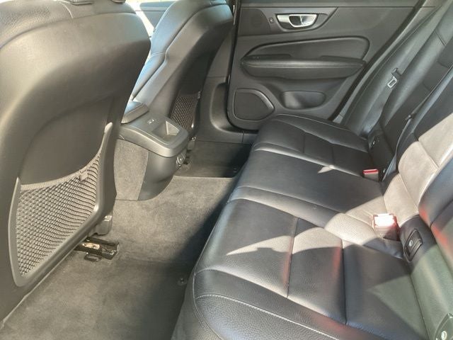 2021 Volvo V60 Cross Country T5