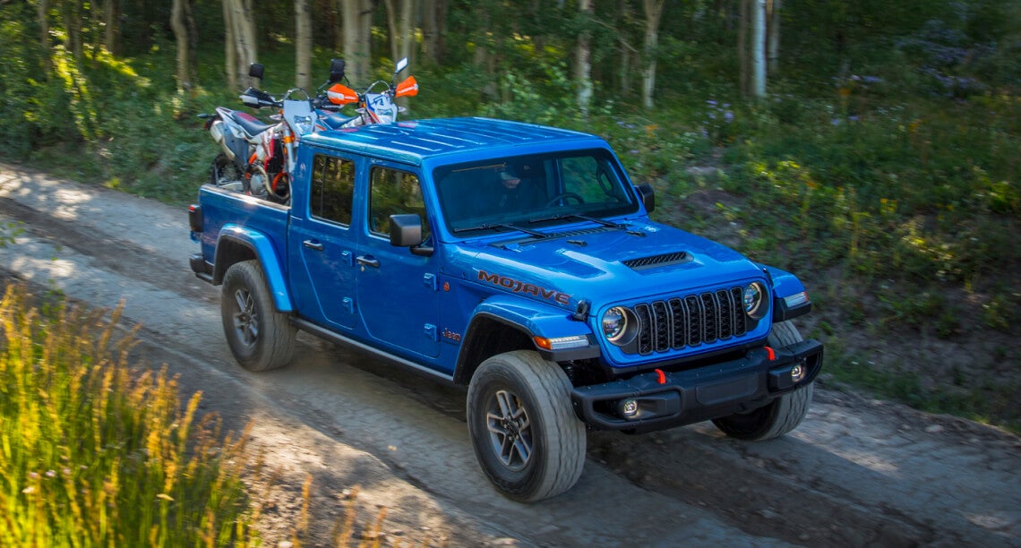 Compare the Jeep Gladiator vs. Toyota Tacoma MPG Ratings